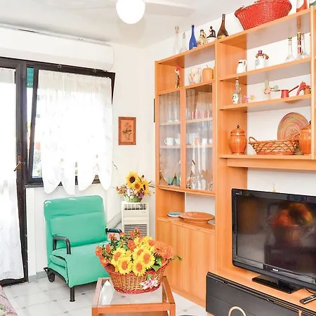 71 With Outdoor Swimmingpool Apartment Varazze