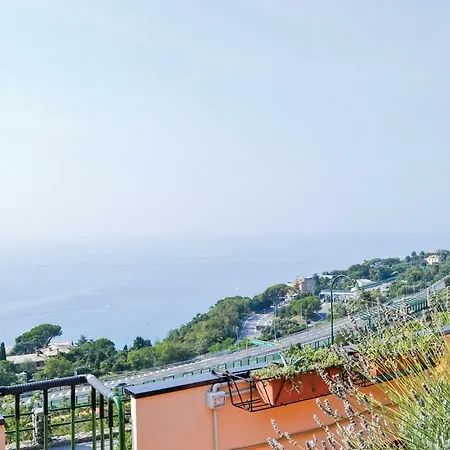 71 With Outdoor Swimmingpool Varazze