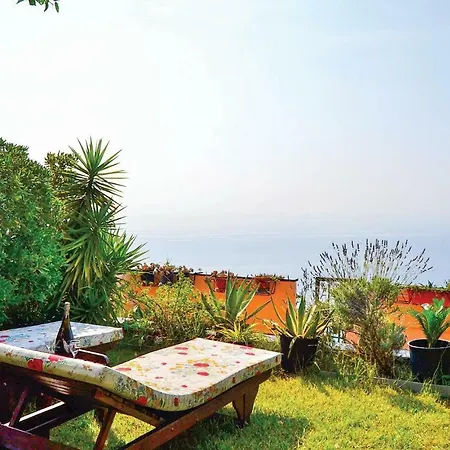 71 With Outdoor Swimmingpool Apartment *